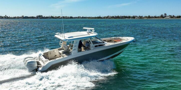 2019 Boston Whaler 350 Realm
