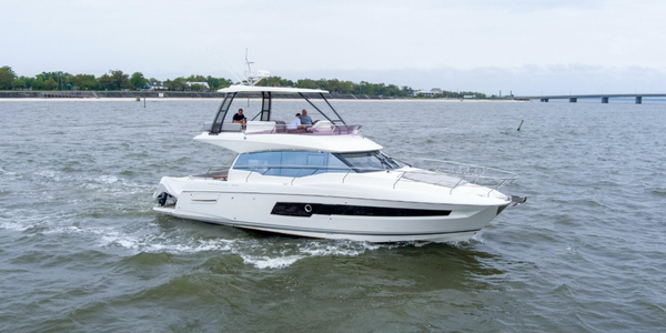 2023 Prestige 460 Flybridge