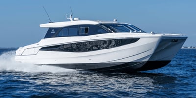 Aquila 42 Coupe running