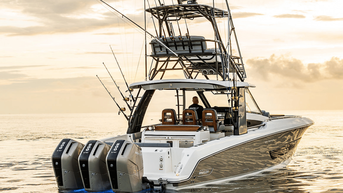 Boston Whaler 420 Outrage-1