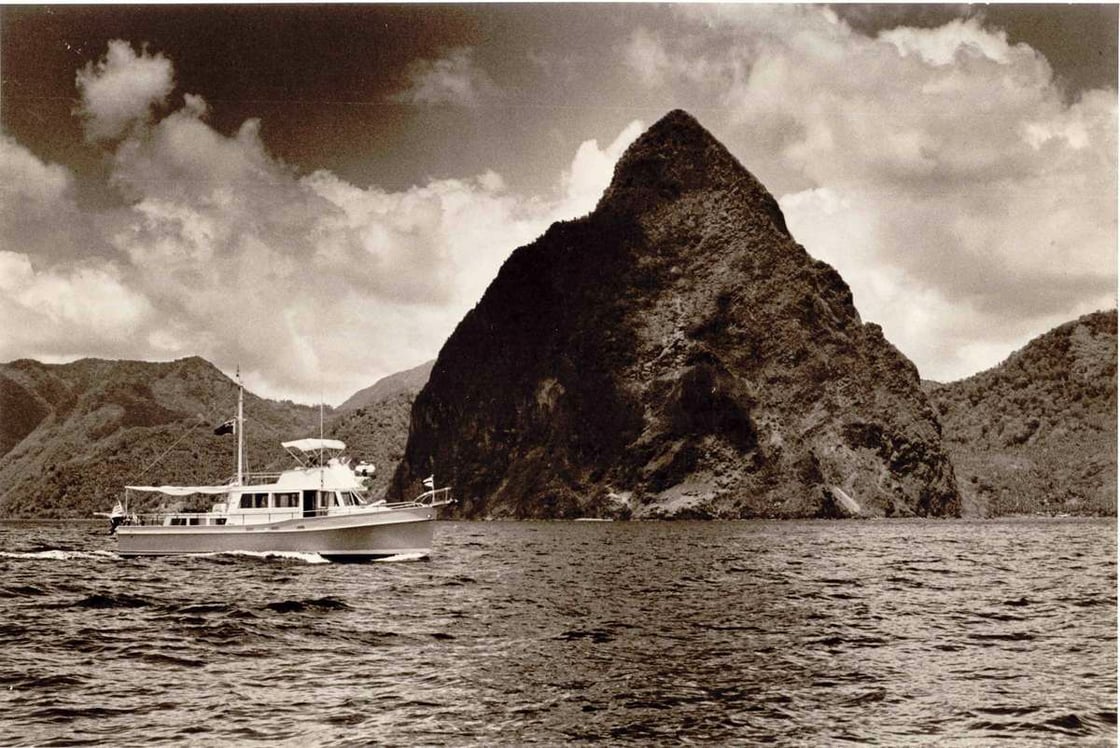 1965_Grandbanks-42-Diamond-Head