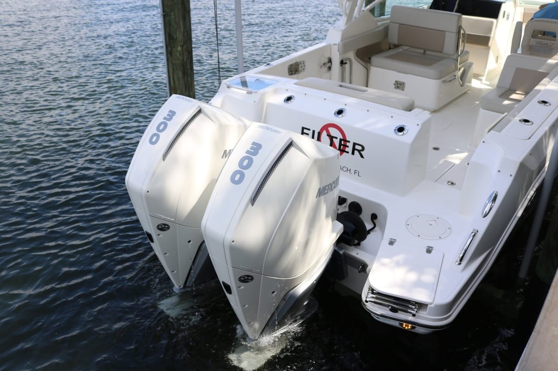 Twin Verados on a 2023 Boston Whaler 280 Vantage
