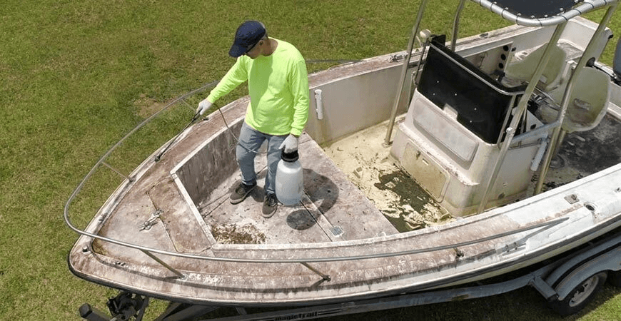 cleaning-boat-mold-mildew-1-25-25