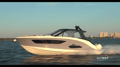 Sea Ray Sundancer 370 Outboard (2021) - Test Video-low