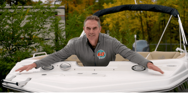 bowrider-vs-deckboat-2