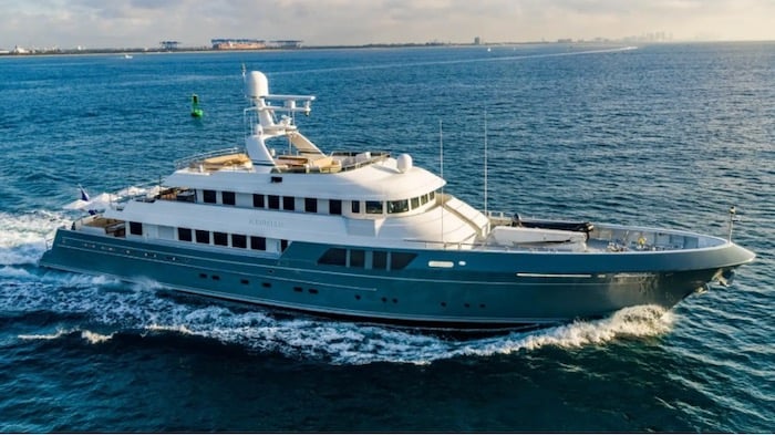 denison-147-cheoy-lee